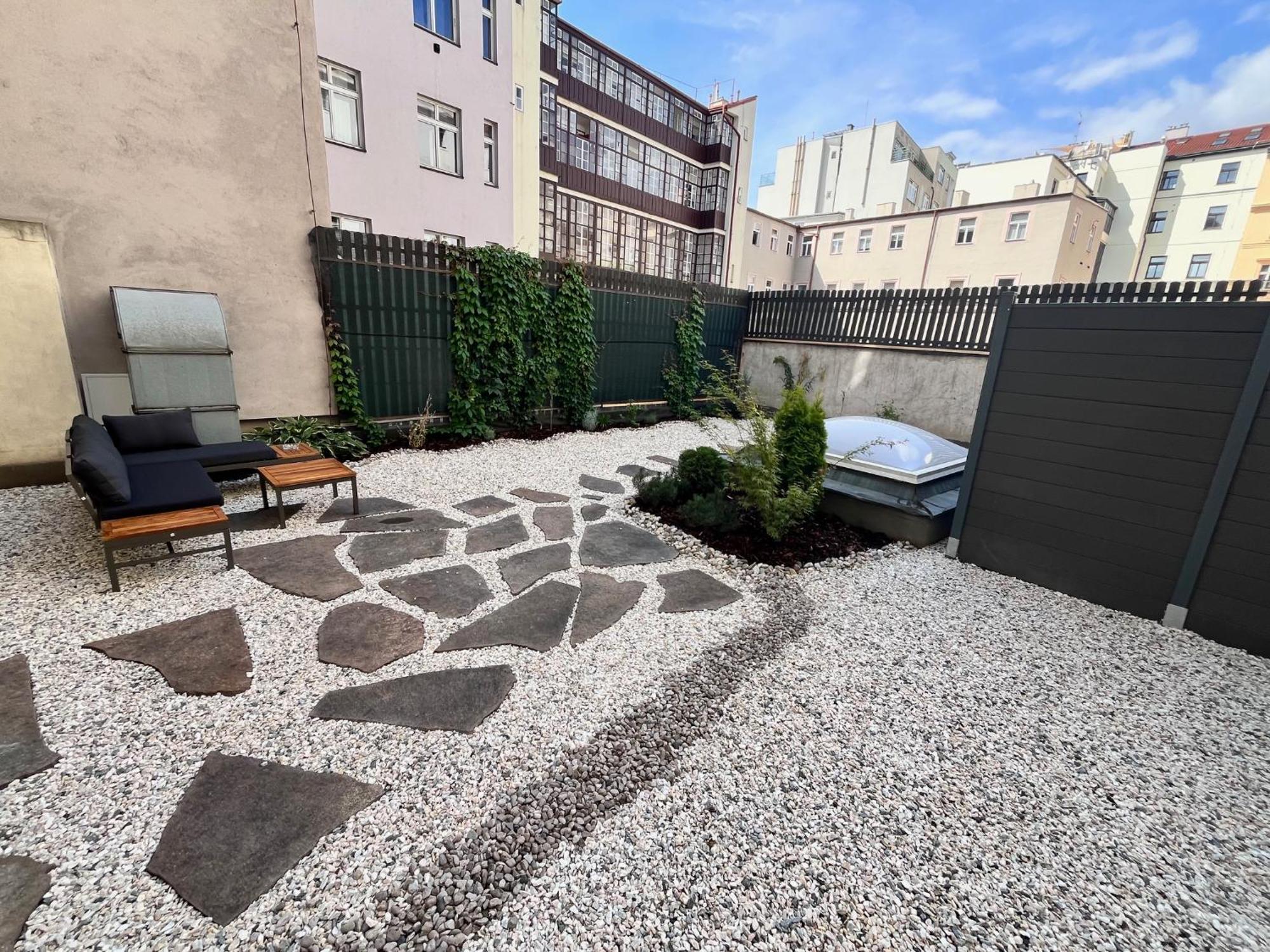 New City Centre Garden Apartment - Central Location Praha Eksteriør bilde