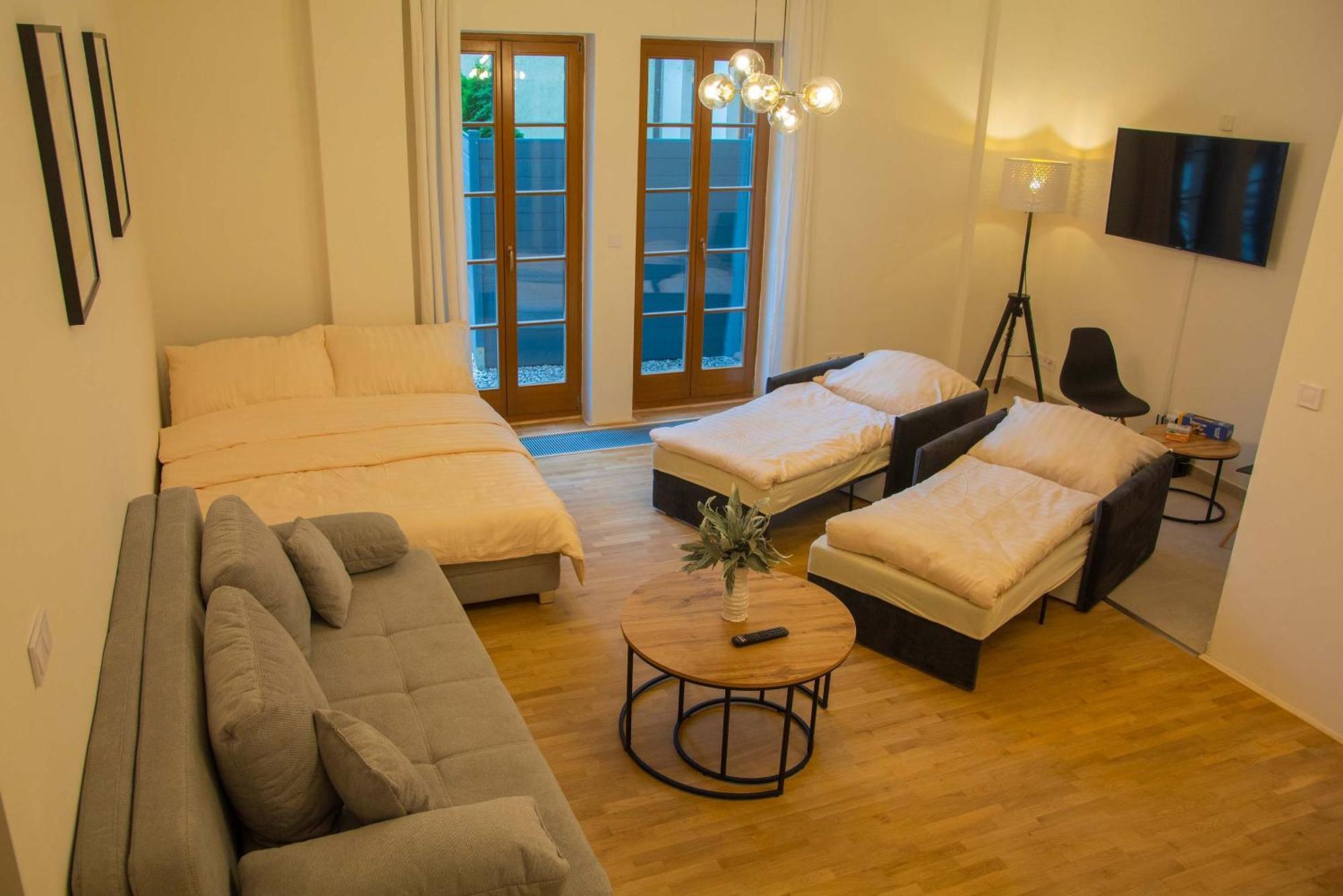 New City Centre Garden Apartment - Central Location Praha Eksteriør bilde