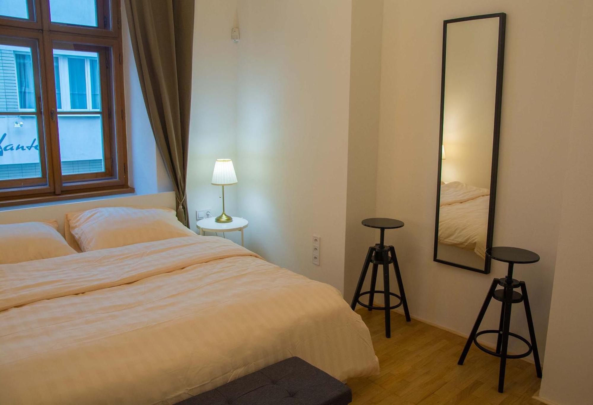 New City Centre Garden Apartment - Central Location Praha Eksteriør bilde